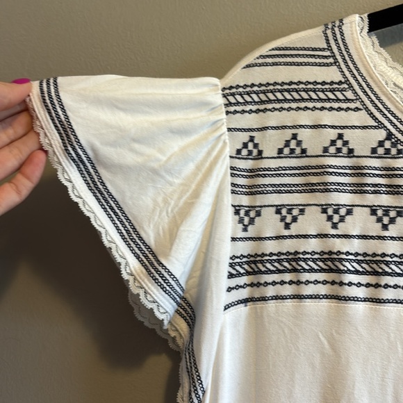 NWOT Torrid Super Soft Crewneck Embroidered Flutter Sleeve Top, sz 0 - Picture 7 of 8